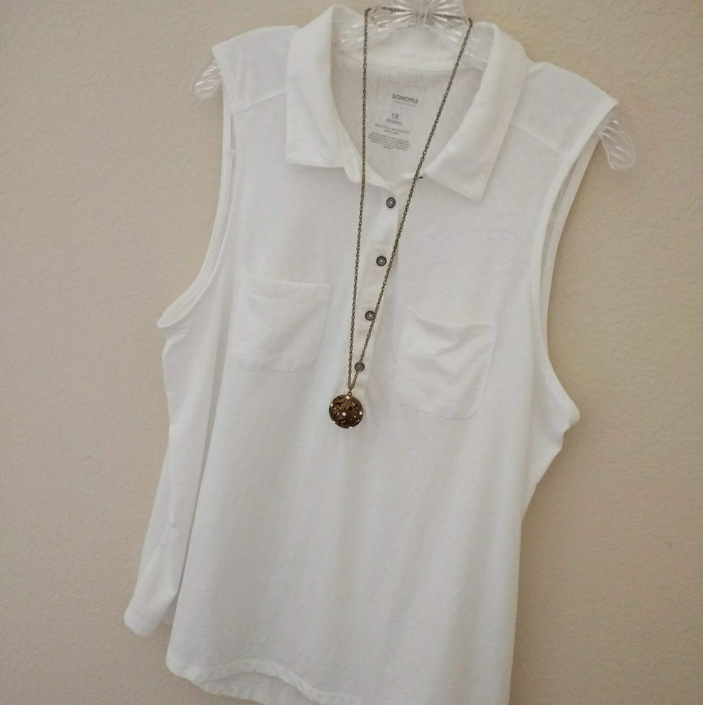 Like New! White henley tank with chest pockets 1X